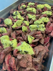 Boeuf et beurre au persil et graines de courge