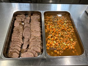 Aiguillette baronne de bœuf braisé aux carottes et petit oignon